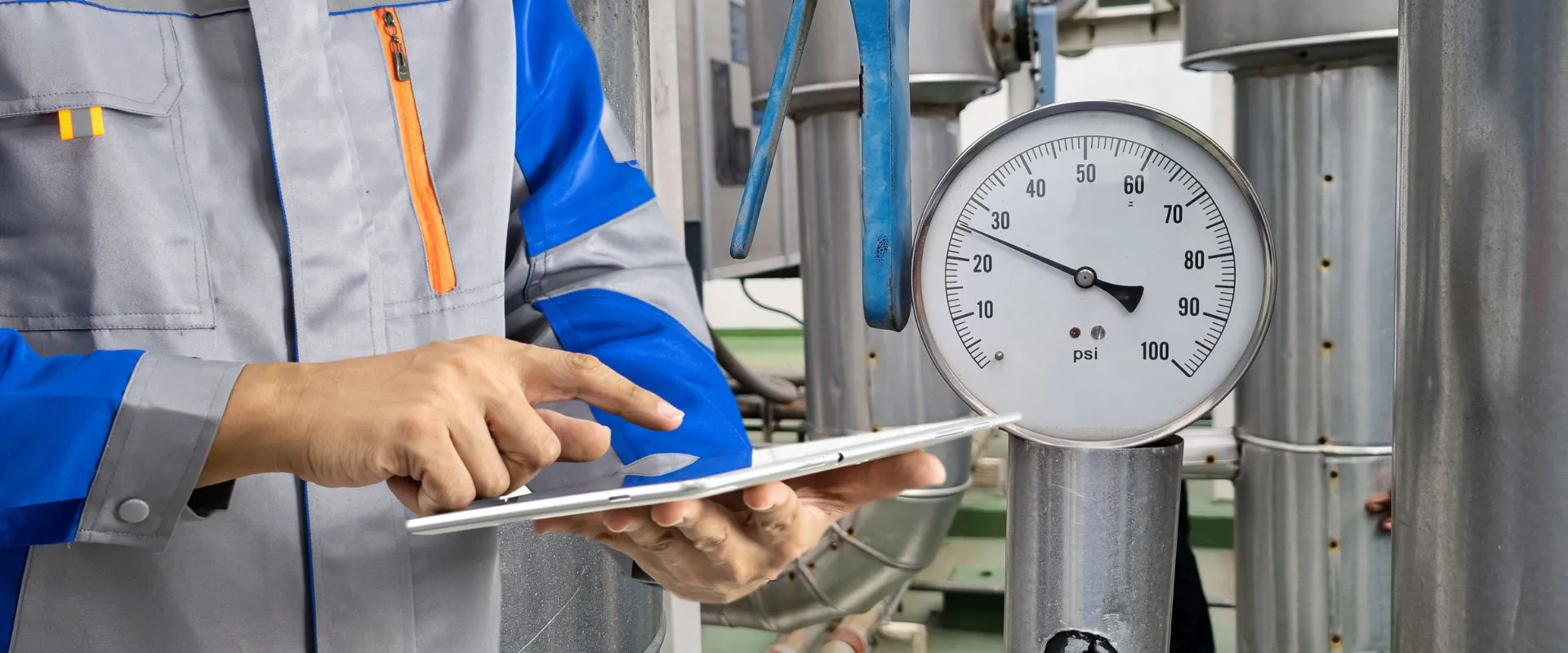 ¿Por qué es importante el monitoreo continuo de temperatura en producción industrial